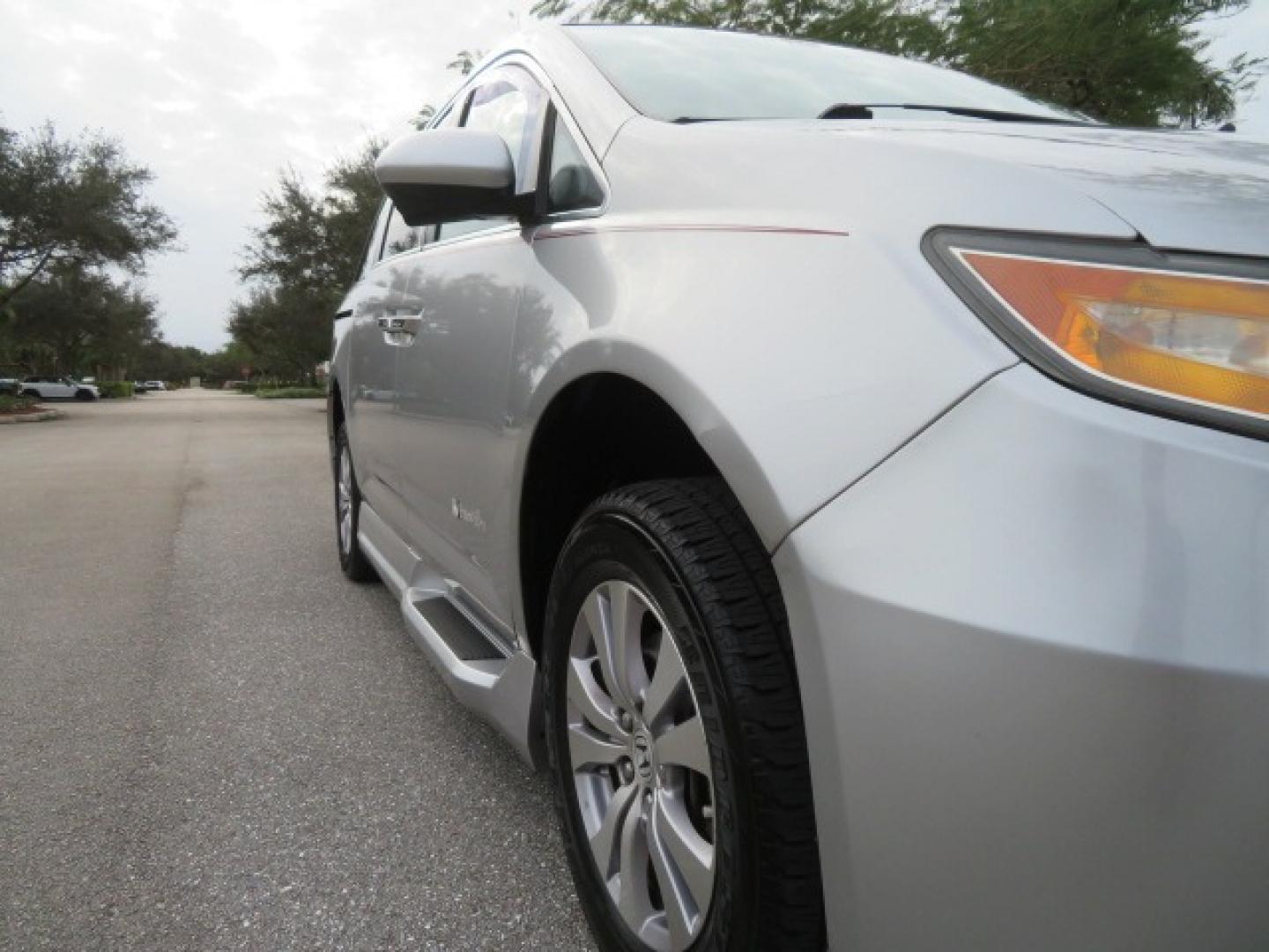 2014 Silver /GRAY Honda Odyssey EX-L (5FNRL5H68EB) with an 3.5L V6 SOHC 24V engine, 6-Speed Automatic transmission, located at 4301 Oak Circle #19, Boca Raton, FL, 33431, (954) 561-2499, 26.388861, -80.084038 - You are looking at Gorgeous Low Mileage 2014 Honda Odyssey EX-L Braunability Freedom Van Handicap Van Wheelchair Van Conversion Van with 25K Original Miles, Power Side Entry Ramp with Kneeling Van Function, Passenger Side Quick Lock System (same as ez lock), Quick Release Front Seats, Tie Down Syste - Photo#30